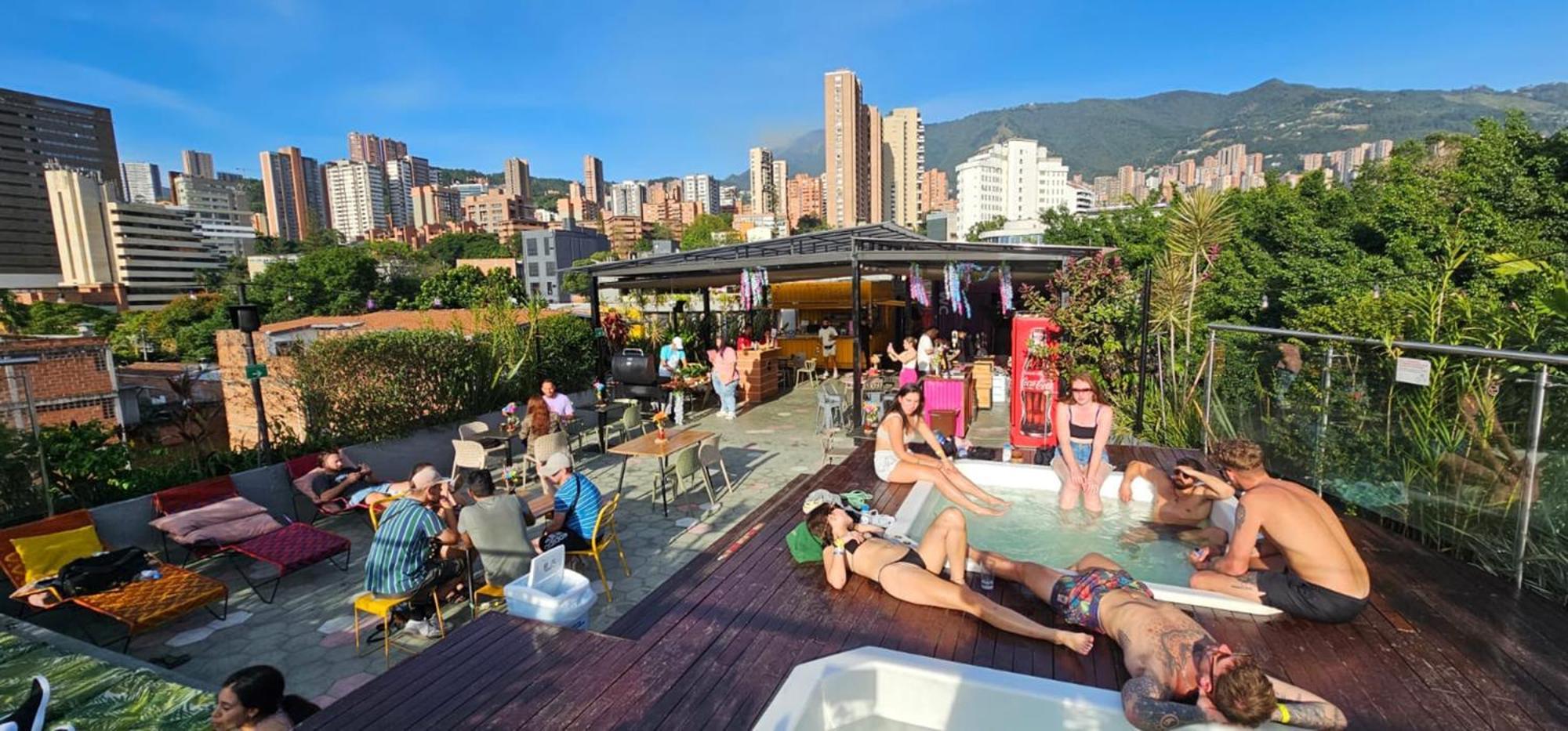 Viajero Medellin Hostel ภายนอก รูปภาพ