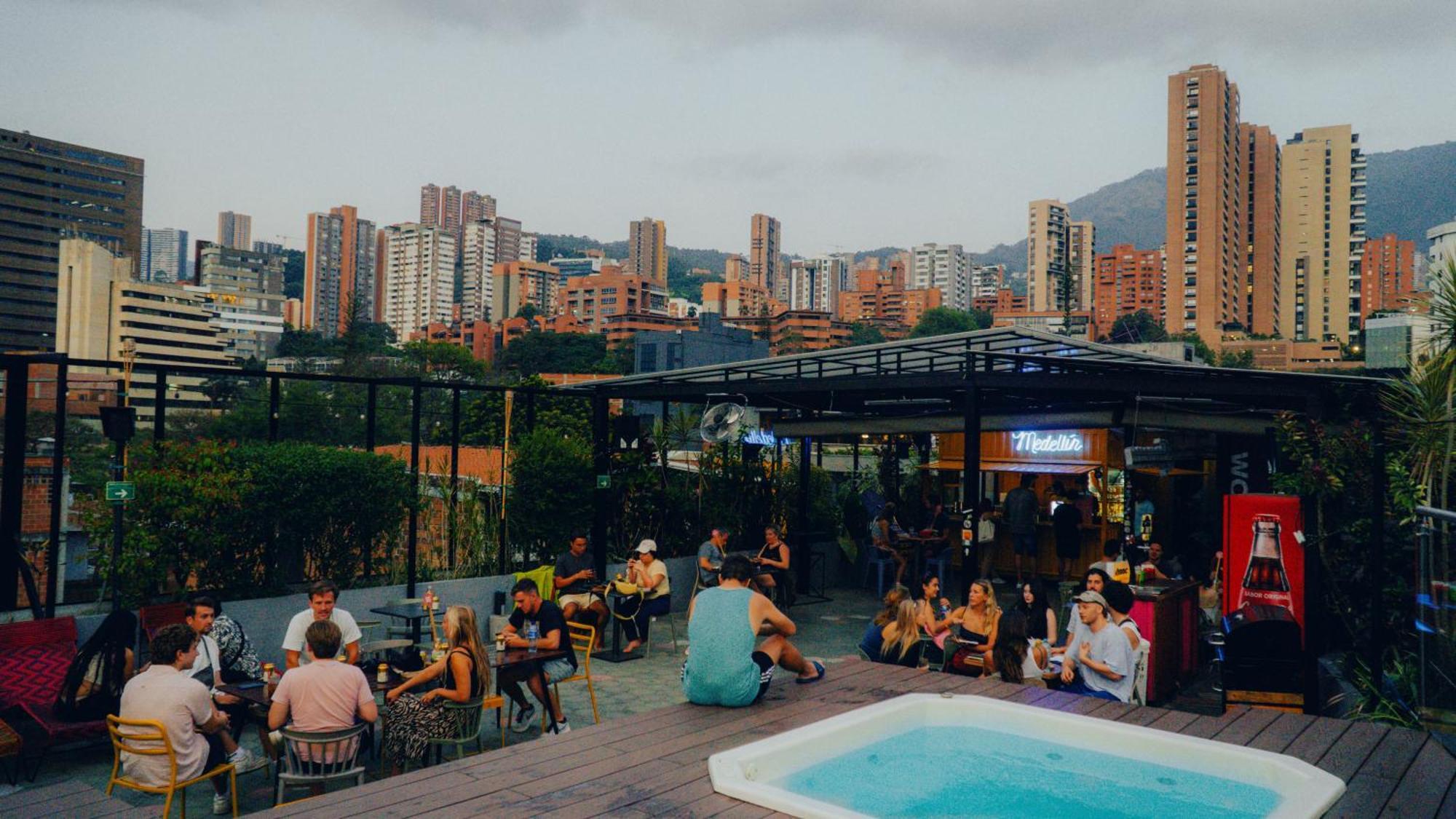 Viajero Medellin Hostel ภายนอก รูปภาพ